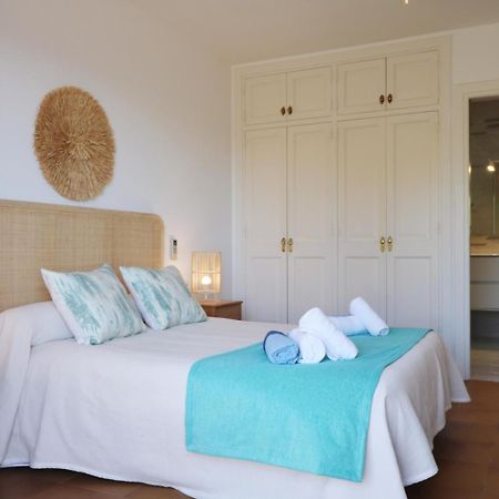 Villa LAS MARINAS - 4, con piscina privada y a 5 minutos de la playa Arenal d'en Castell Exterior foto