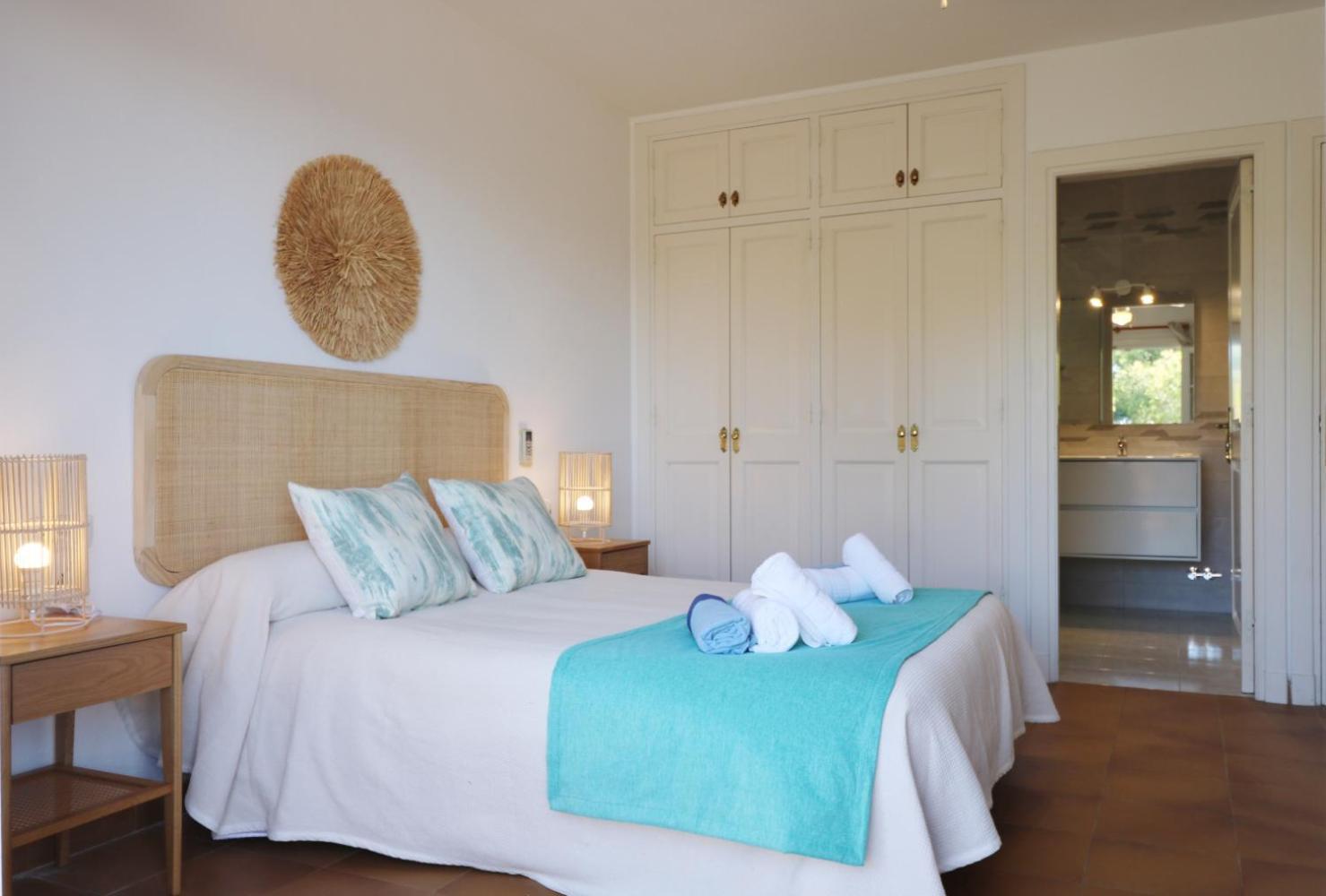 Villa LAS MARINAS - 4, con piscina privada y a 5 minutos de la playa Arenal d'en Castell Exterior foto